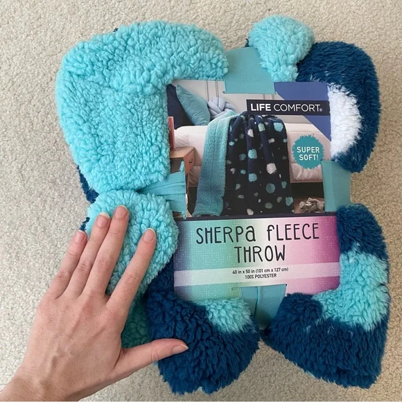 Life Comfort Blue Polka Dotted Sherpa Fleece Throw - Picture 11 of 11